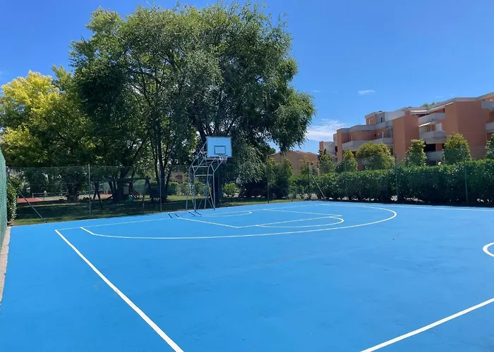 Lovely Flat With Pool Access Appartement *