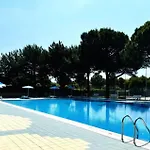 Lovely Flat With Pool Access Apartment
