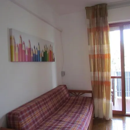 Lovely Flat With Pool Access ביביונה