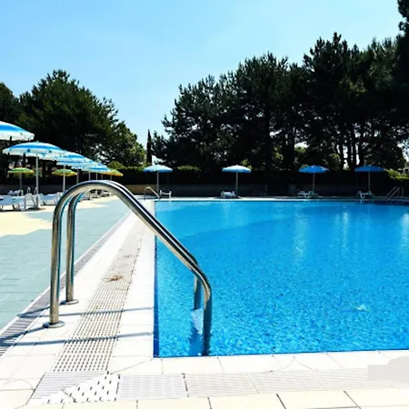 דירה Lovely Flat With Pool Access