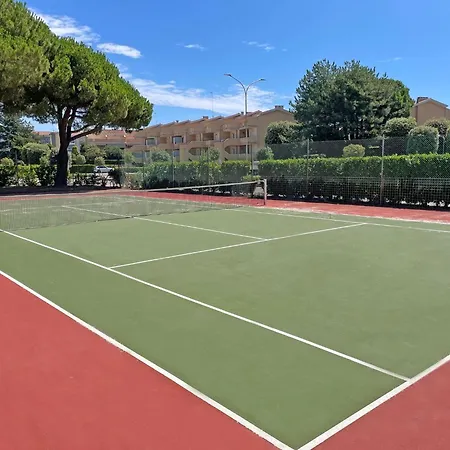 Apartman Lovely Flat With Pool Access