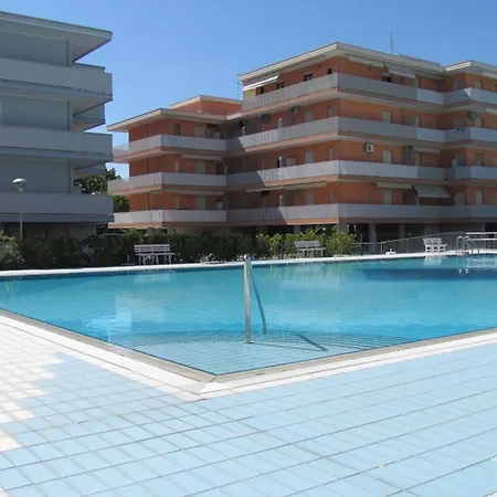 דירה Lovely Flat With Pool Access *