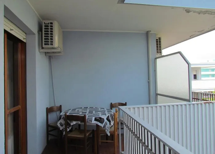 Apartman Lovely Flat With Pool Access *