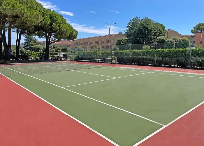 Apartman Lovely Flat With Pool Access