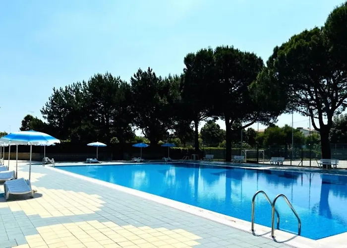 Lovely Flat With Pool Access Apartament