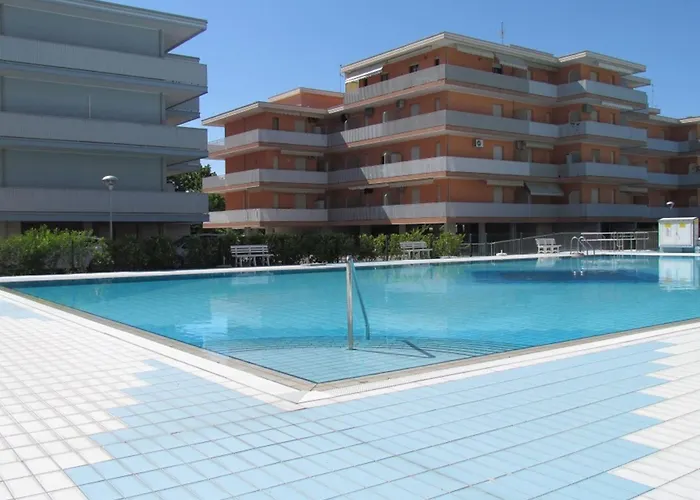 Apartman Lovely Flat With Pool Access *
